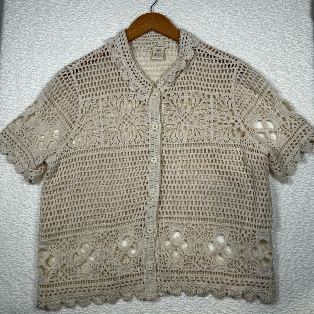 Ultra Pink Crochet Button-Up Short Sleeve Women’s Cream Top Size Large